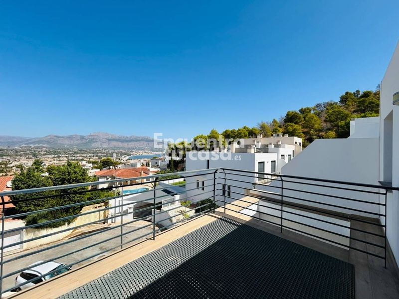 Foto 59d89587-c06e-43d3-bb11-851a08f9e7c2. Casa adossada amb calefacció aparcament piscina a Alfàs del Pi (l´)