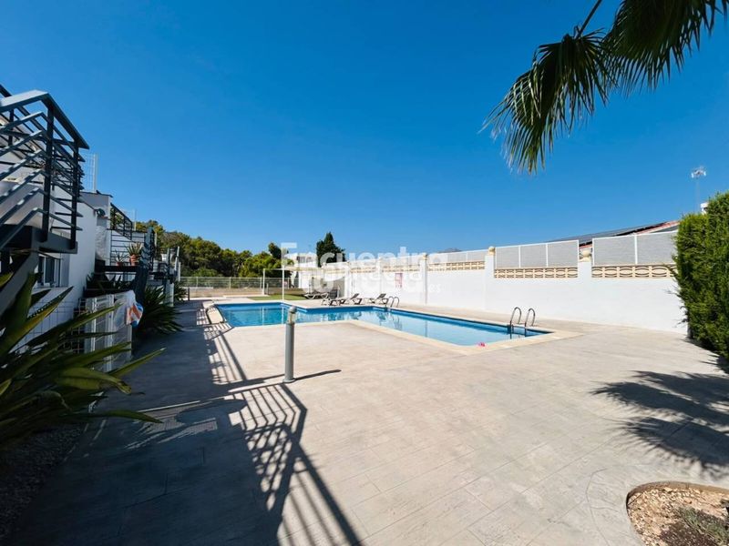 Foto b819ba20-1906-4d38-9b8e-3e400c7e32a2. Casa adossada amb calefacció aparcament piscina a Alfàs del Pi (l´)