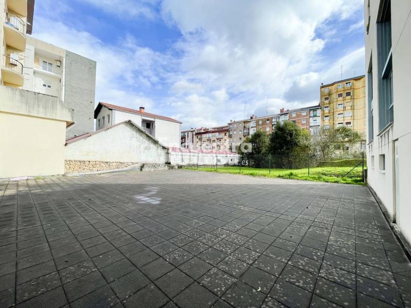 Foto c8c7b85a-e8e2-49b0-abf2-89ebe321f9b0. Locale commerciale in aduana 6 in Pinar - Anaka - Belaskoenea Irun