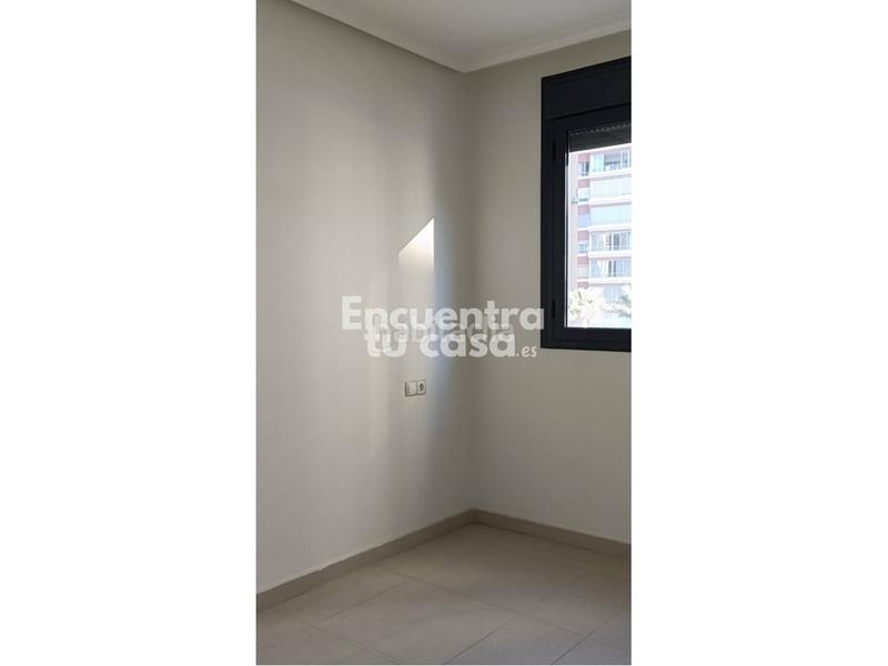 Foto e6c6d2e2-ff1b-4ade-b2ee-612e566f6d56. Appartamento con riscaldamento parcheggio piscina in Benidorm