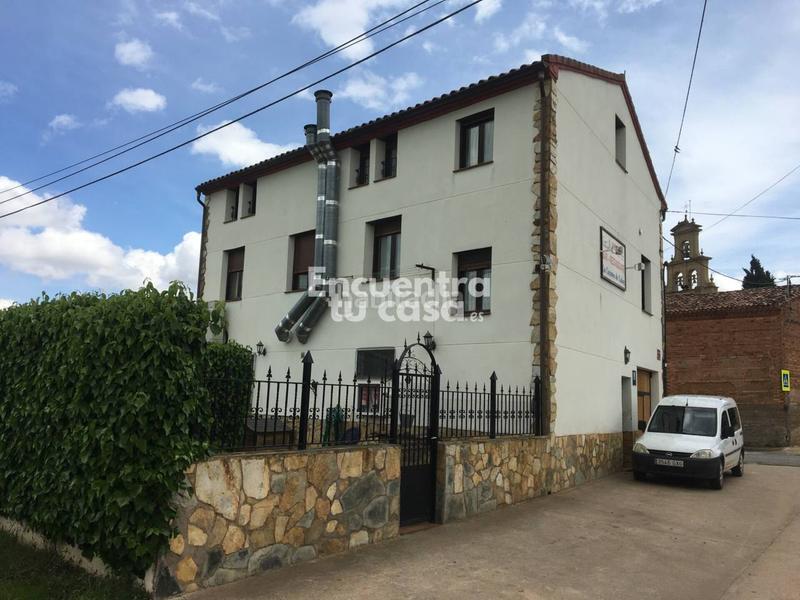 Foto 51ce4271-deaf-4a41-8e6f-24406c79cf9d. Casa en san millán 13 restaurantehostal en pleno funcionamiento con casa , la rioja en Cañas