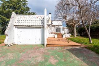 Chalet  Travesía de valdencina. Chalet independiente, en zona privilegiada.