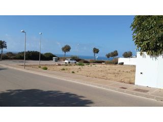 Rent Residential Plot in Conil. Parcela urbana en primera línea con vistas al mar  conil de la f