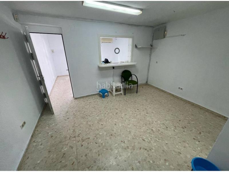 Foto 8a3312b1-66c8-4ff4-9ecf-672d5ba5a6bf. Rent business premise in Parque Alcosa Sevilla