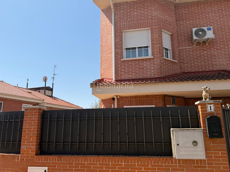 Foto 77267503-370a-42f4-8262-1c83f94dc052. Xalet a plaza de españa 17 a Meco pueblo Meco