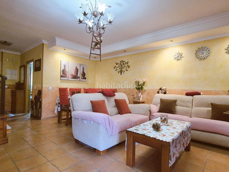 Foto 346bf7b5-23f9-454c-941d-afb32fd91da5. Reihenhaus mit heizung parking in Los Pacos Fuengirola