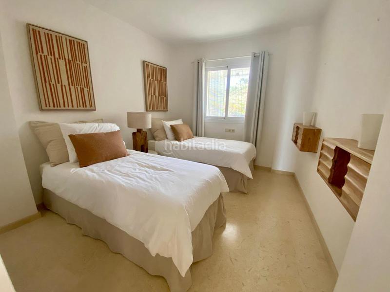 Foto 513558fd-fe91-4962-b39f-637363753771. Dachwohnung mit heizung parking pool in Elviria Marbella