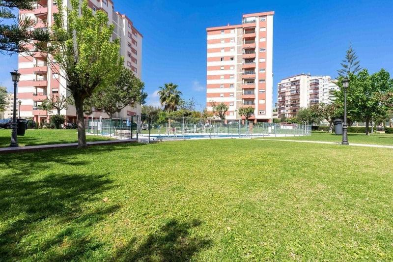 Foto de56a0df-5e51-4650-8e2b-dff03ff08dcc. Apartamento espectacular piso de 3 habitaciones, con terraza y piscina comunitaria. buena ubicación. una propiedad para disfrutar del clima d en Fuengirola