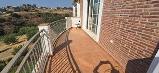 Appartement in Campo de Mijas. Ático dúplex con terraza y piscina en mijas costa