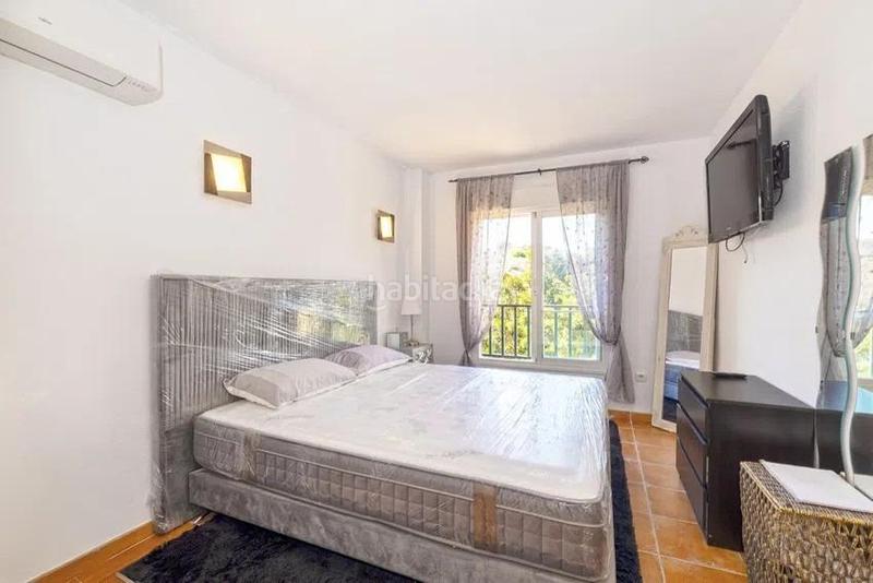 Foto 5faeb24b-e8f2-4058-b390-be43260df6df. Casa pareada casa adosada espacio, privacidad y elegancia en una ubicación privilegiada en Fuengirola