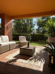 Etagenwohnung in Benatalaya. Vivir en el paraíso