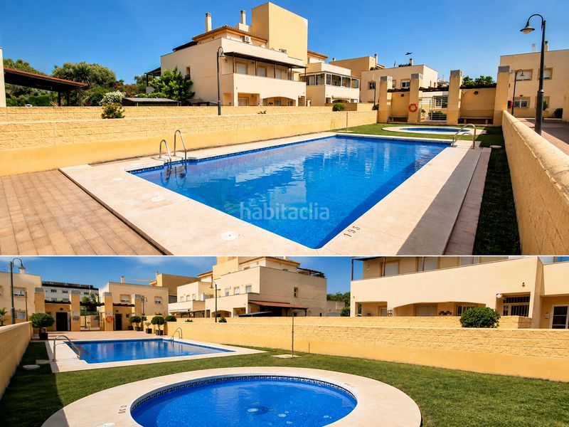 Foto 0b725499-6883-4a06-86b3-17303da5705e. Àtic amb xemeneia aparcament piscina a El Tomillar Torre del Mar