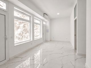 Local Comercial en Avenida Victoria Kent