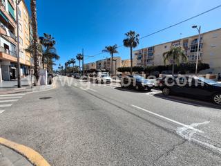 Lloguer Local Comercial a Avenida vivar téllez 69d