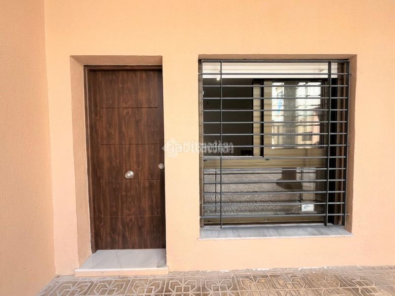 Foto 220adf12-421e-4af4-b0d0-f709eb7e0a1e. Casa aparellada a Cobreros Viejo San Fernando