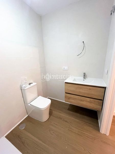 Foto b0fddcf1-eb5b-4102-98d3-44e12a530a2c. Casa aparellada a Cobreros Viejo San Fernando