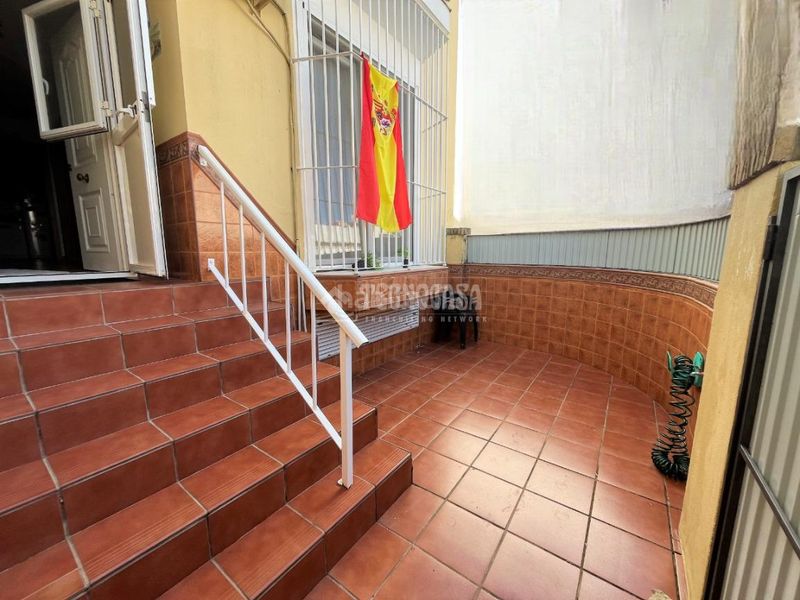 Foto d9049203-da65-4a3d-8421-7b629c78ca02. Casa aparellada a Camposoto - Gallineras San Fernando