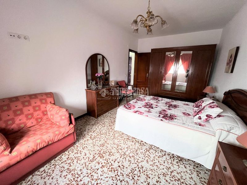 Foto 14fbecd4-6b29-4f2b-9be5-c313c5a3c11a. Casa aparellada amb aparcament a Camposoto - Gallineras San Fernando