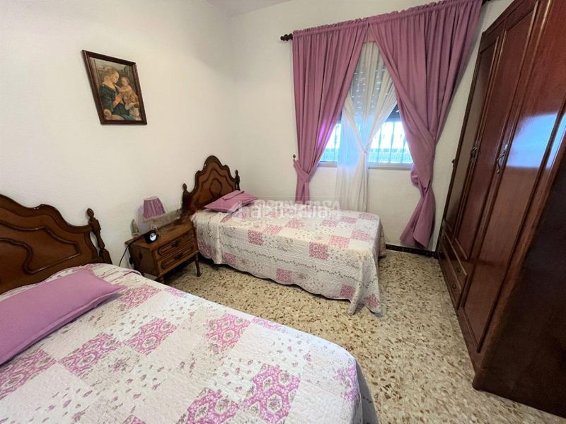 Foto 3fcd4a94-f99f-40b6-850b-ebf06af8851e. Casa aparellada amb aparcament a Camposoto - Gallineras San Fernando