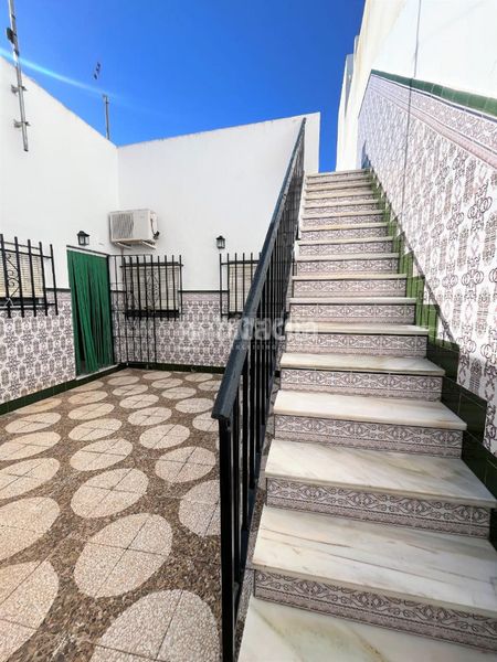 Foto 5bb97419-0eb8-4cc9-8c86-acadad0d2b8c. Casa aparellada amb aparcament a Camposoto - Gallineras San Fernando