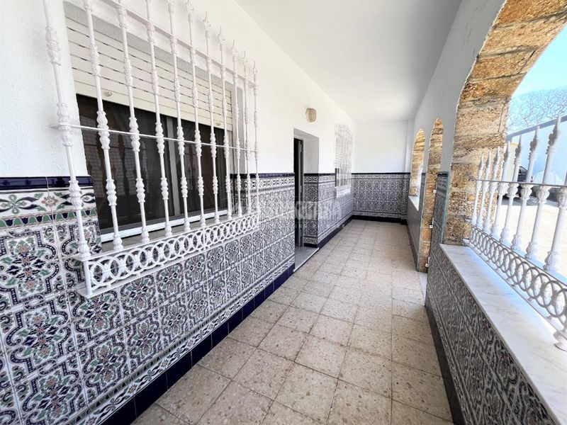 Foto 82b47c2b-4704-4345-9aab-86a5d0206273. Casa aparellada amb aparcament a Camposoto - Gallineras San Fernando