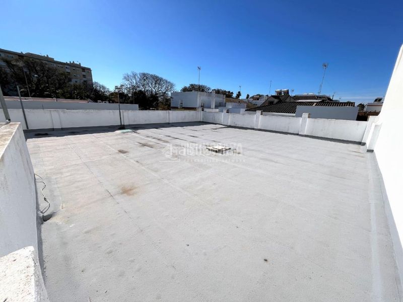 Foto 9f51a4e5-0e31-40cf-8820-ac8ca7bbcacd. Casa aparellada amb aparcament a Camposoto - Gallineras San Fernando