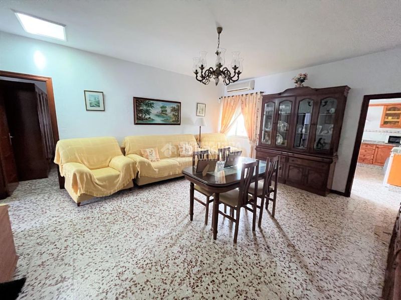 Foto d7691b02-9a13-44bd-89e5-8d98f5542325. Casa aparellada amb aparcament a Camposoto - Gallineras San Fernando