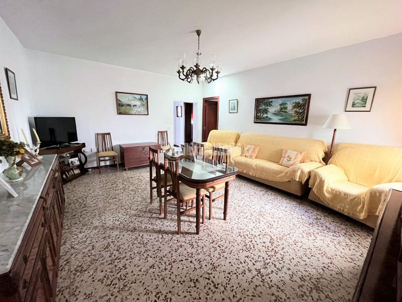 Foto ed06cae6-d19d-4649-a1fe-357f86923b19. Casa aparellada amb aparcament a Camposoto - Gallineras San Fernando