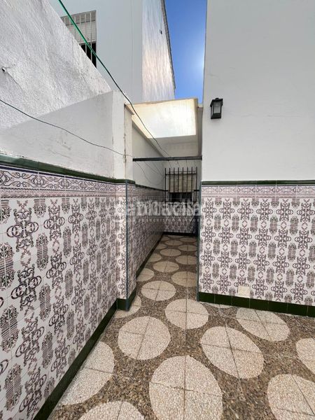 Foto f669d2ca-26ac-4507-b05e-9383b73ad715. Casa aparellada amb aparcament a Camposoto - Gallineras San Fernando