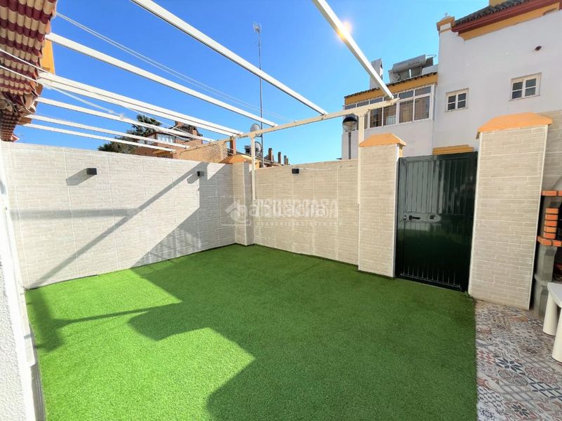 Foto 1c57e438-41bb-4e75-a728-1d32479a95c5. Casa pareada casa en venta en La Pastora - La Estación San Fernando