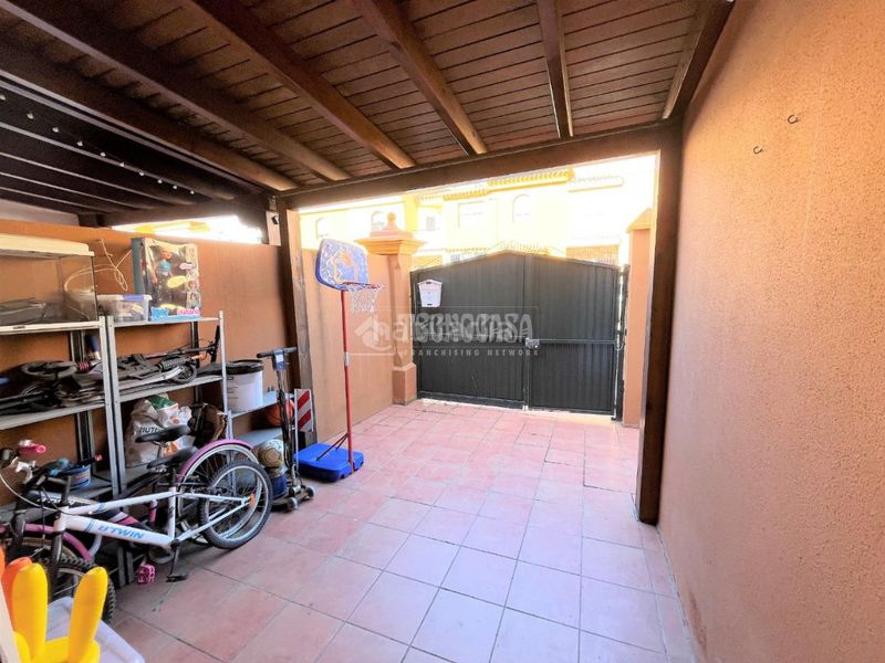 Foto 3896d554-bb6b-4610-9c9a-bb1ff498422d. Casa pareada casa en venta en La Pastora - La Estación San Fernando