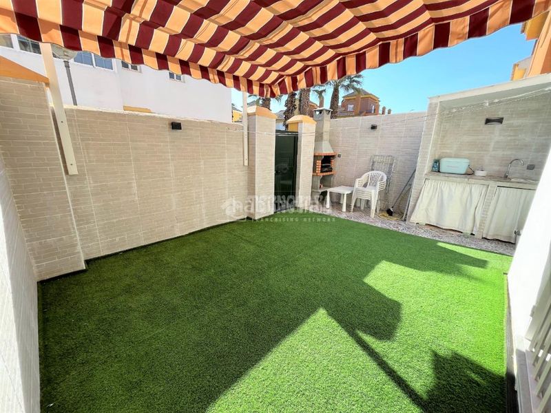 Foto 9c738e0d-386e-4303-b0d5-9eeda30fa74f. Casa pareada casa en venta en La Pastora - La Estación San Fernando