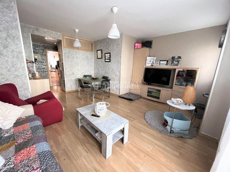 Foto cef0b46a-70a3-40c9-9ec2-8f539b5820d7. Piso  en venta en Camposoto - Gallineras San Fernando