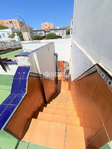 Foto 4c6f9f73-d8d4-444c-925b-28b73b22b8ec. Casa aparellada a Camposoto - Gallineras San Fernando