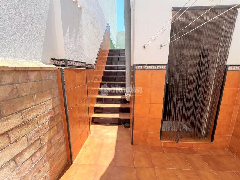 Foto 5594e77c-6397-4fe4-be02-61f9c08af61f. Casa aparellada a Camposoto - Gallineras San Fernando