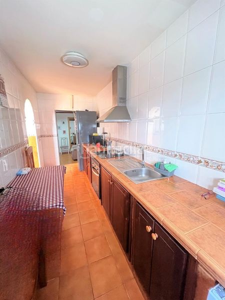 Foto 94a85ea7-ccea-4384-84d2-34c1225111ea. Casa aparellada a Camposoto - Gallineras San Fernando