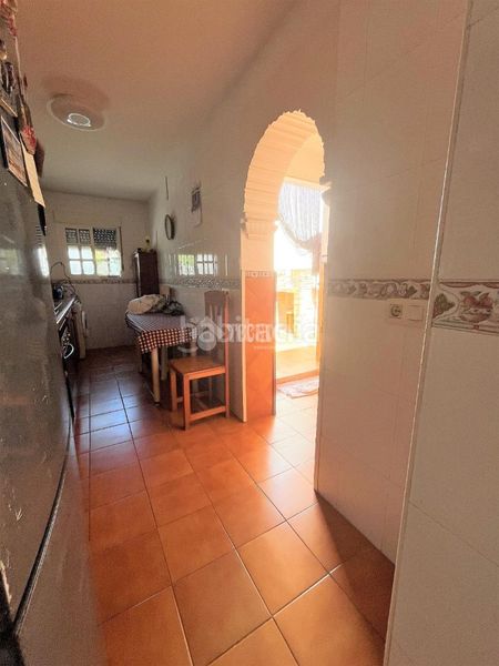 Foto b232c5b4-a9ca-4a62-8026-b617014b86bd. Casa aparellada a Camposoto - Gallineras San Fernando