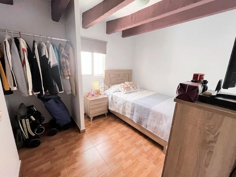Foto d0e3e1e6-9f13-46a8-b20d-5e035fcdd1e1. Casa aparellada a Camposoto - Gallineras San Fernando