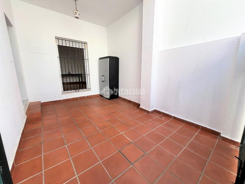 Foto 0f9f9bb2-1f58-47c3-a452-bc5293d0bbce. Casa aparellada amb aparcament a Camposoto - Gallineras San Fernando