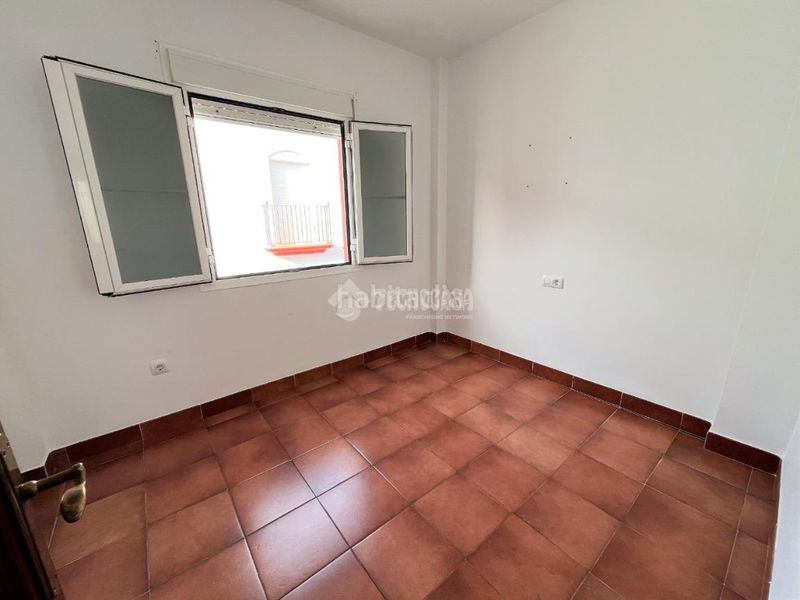 Foto 599e85f4-f748-49af-902d-30ee758e94e4. Casa aparellada amb aparcament a Camposoto - Gallineras San Fernando