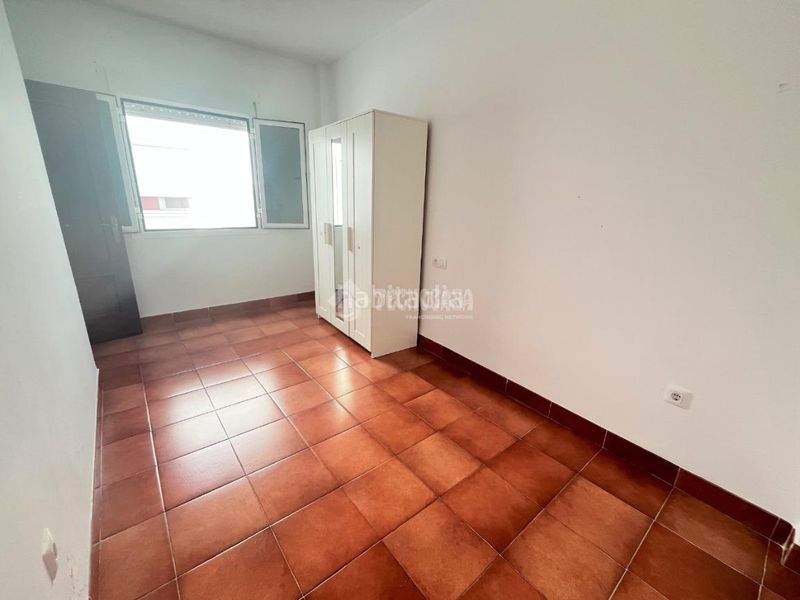 Foto 680f92e0-eaa3-43d9-a8be-cf4dd8b3a740. Casa aparellada amb aparcament a Camposoto - Gallineras San Fernando