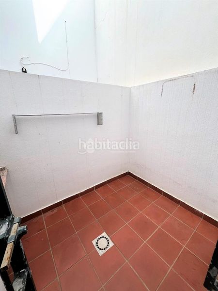 Foto 96a1275e-d9d3-4d23-8e43-039534369fb2. Casa aparellada amb aparcament a Camposoto - Gallineras San Fernando