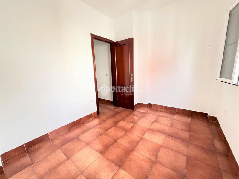 Foto d00b731e-58ee-4d39-9d26-a5bbbcf2afb3. Casa aparellada amb aparcament a Camposoto - Gallineras San Fernando