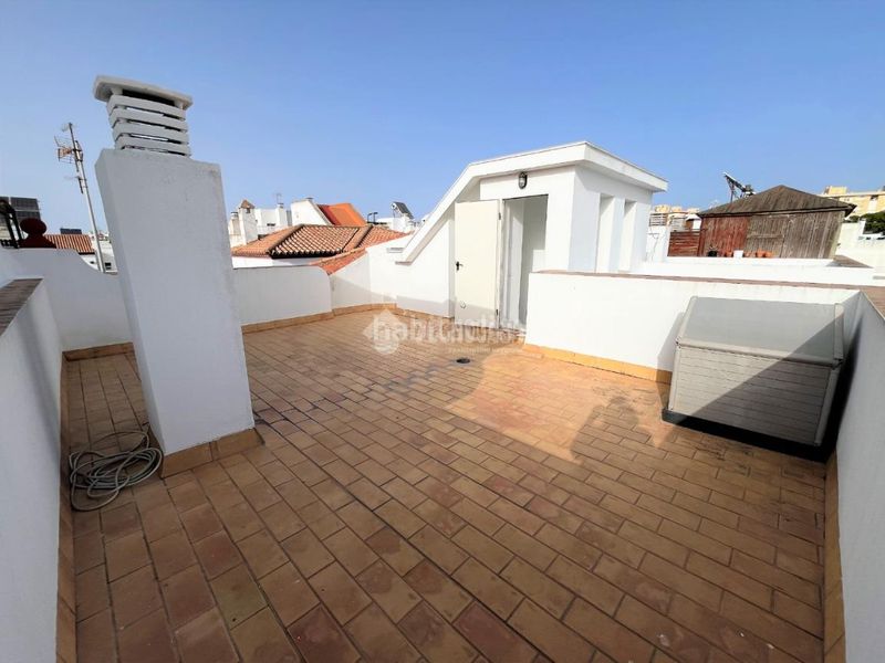 Foto f2cb1b5a-e0b9-448f-98c2-6f1880a91151. Casa aparellada amb aparcament a Camposoto - Gallineras San Fernando