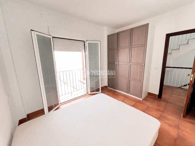 Foto f71ee0b2-4af7-4f6c-b7df-da618ae58123. Casa aparellada amb aparcament a Camposoto - Gallineras San Fernando