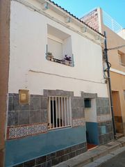 Casale  Calle salitre. Preciosa casa de 3 hab, con amplia terraza en luceni.