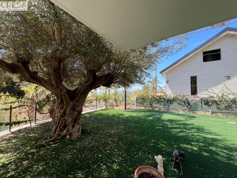 Foto f88b1456-eaed-4775-817b-d5f49e673eb5. Chalet avec chauffage parking piscine dans El Faro Cullera