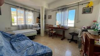 Apartament en Sant Antoni. Oportunidad nica amplio piso de 3 dormitorios con luz natural