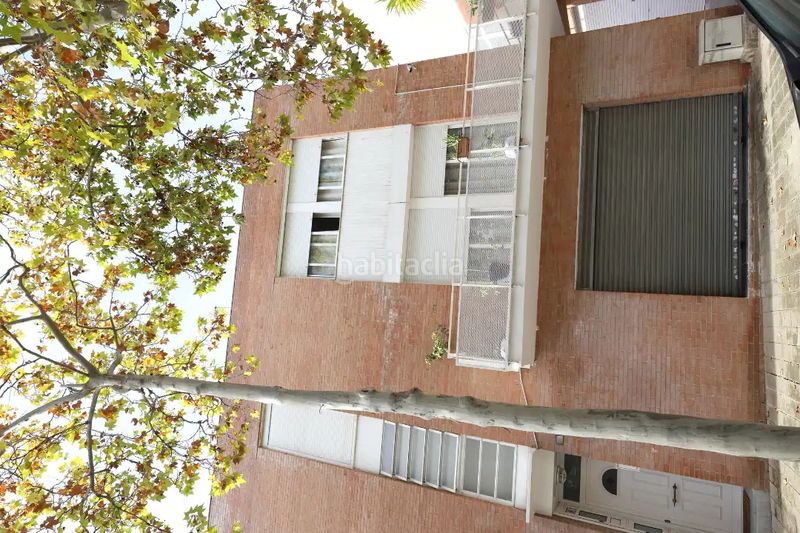 Foto 29aea6fe-a840-463d-9dd7-6b60652a0bb6. Casa adossada amb calefacció aparcament a Can Deu Sabadell
