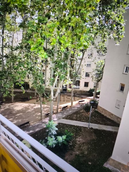 Foto af99c49e-8840-4284-ab86-a62f82f7a923. Pis amb xemeneia calefacció a Sant Martí de Provençals Barcelona